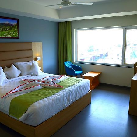 Abhayaa Hotel Visakhapatnam Eksteriør billede