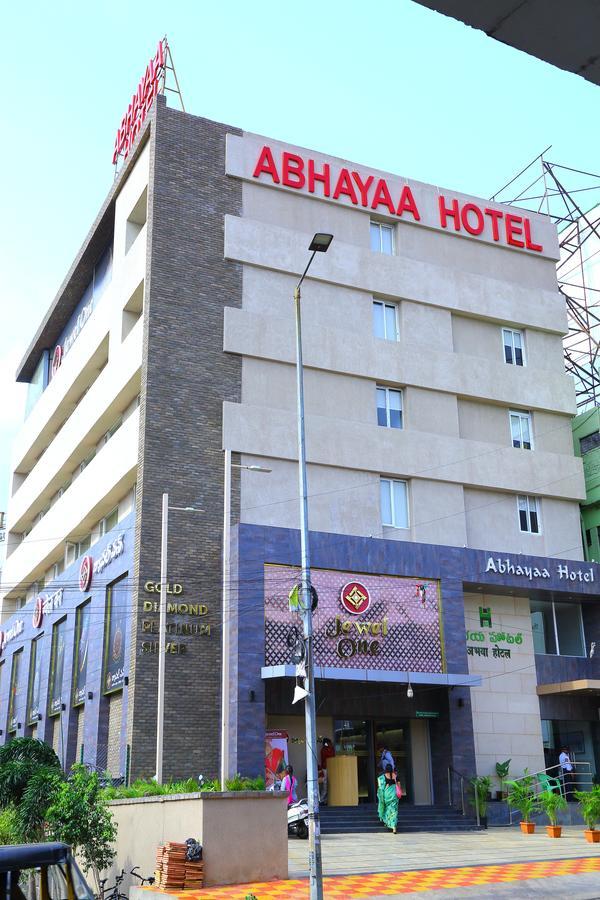 Abhayaa Hotel Visakhapatnam Eksteriør billede